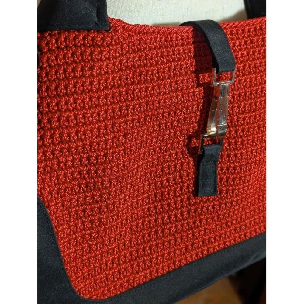 Vintage Style Red Textured Shoulder Bag Black Satin Trim Buckle‎